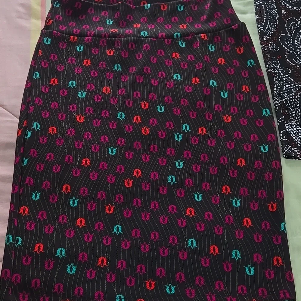 Two LuLaRoe Cassie skirts - Picture 5 of 15